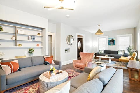 Elegant 7BR 2.5Bath Victorian Gem | Sleeps 16+