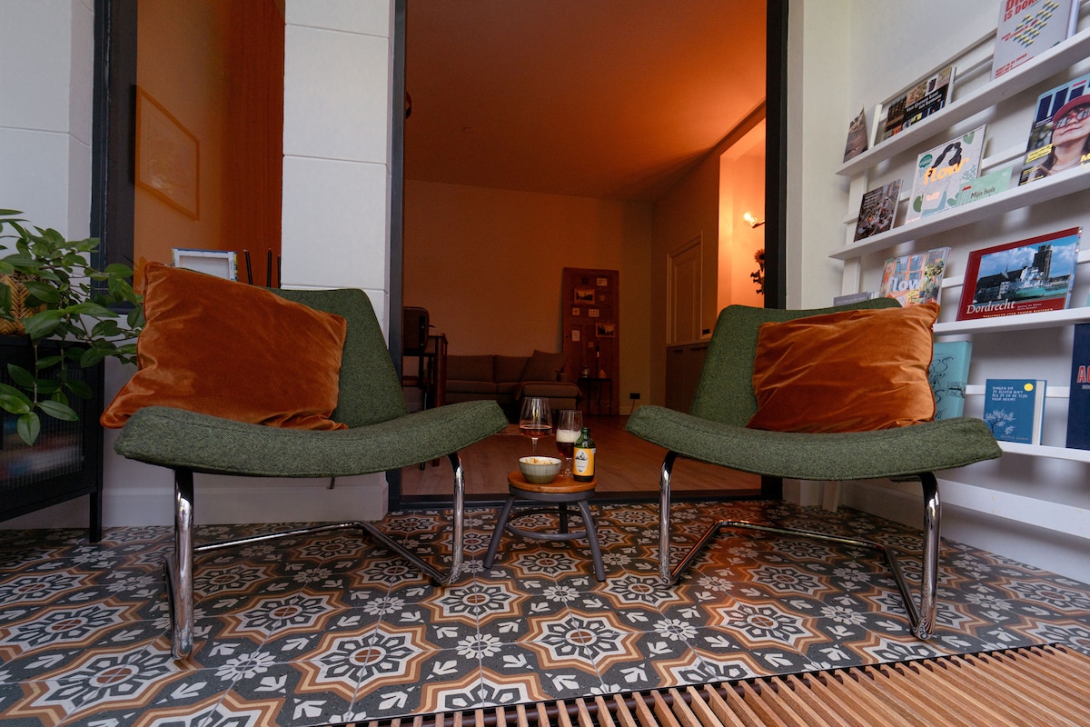 Top Airbnb: Cozy apartment with city garden and conservatory in Zuid Holland