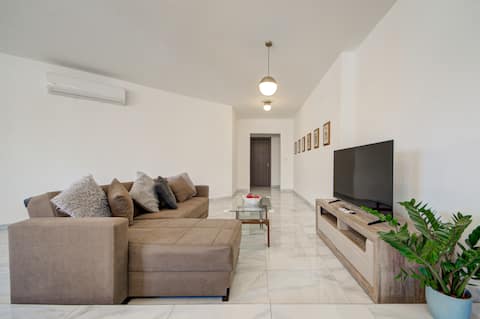 Top Location 3BR Apt - Paceville & St George’s Bay