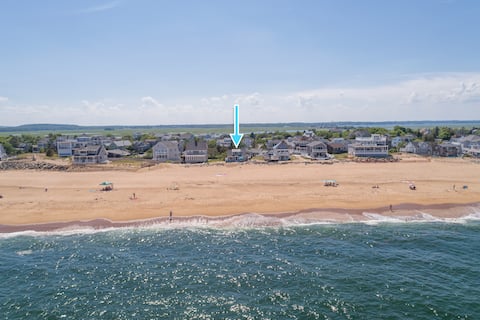New-Ocean front bliss w/ private beach