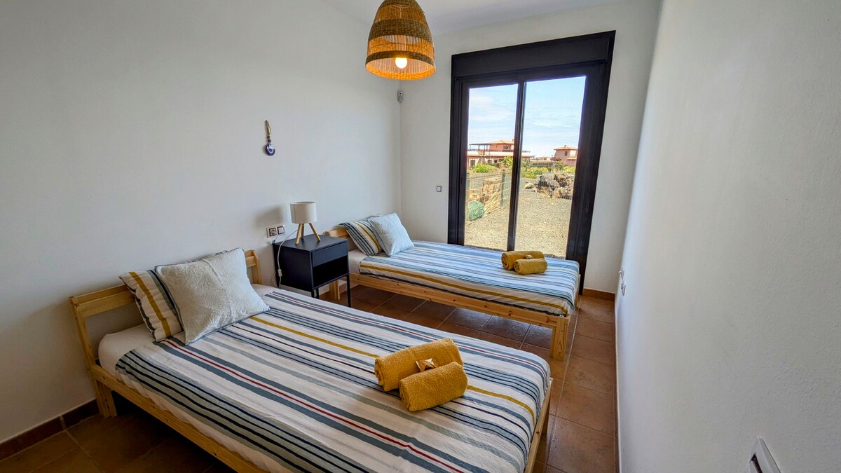 Kreveti za jednu osobu u spavaćoj sobi