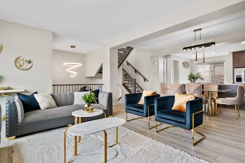 Top performing Airbnb: TheGolden • Game&Movie Room • 15Guest • FREEGarage in Sage Hill