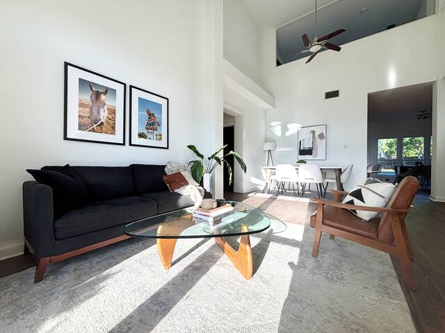 Epic Austin Escape – Pool, Game Room, Gym & Space gallery image 4