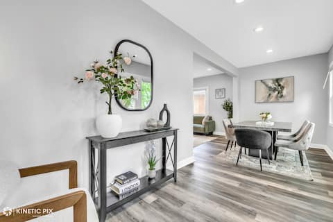 Entire 6BD 2BA House Minutes from O’Hare