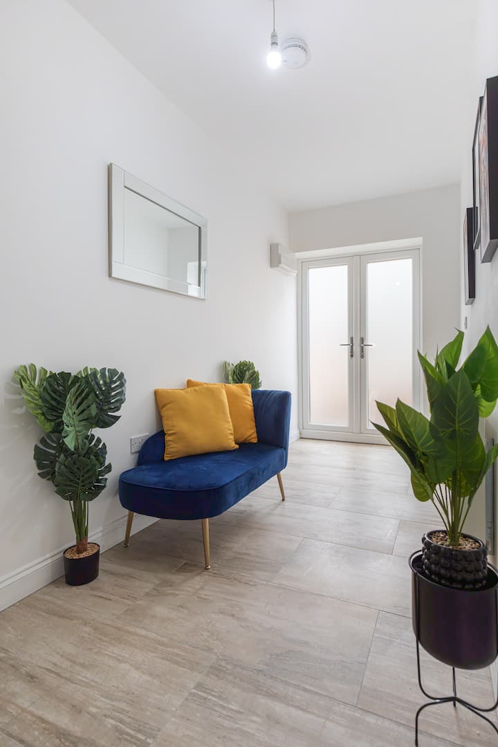 F3 Modern Studio Flat - Prime Tv - Parking - Wi-fi - London Luton Airport (LTN)