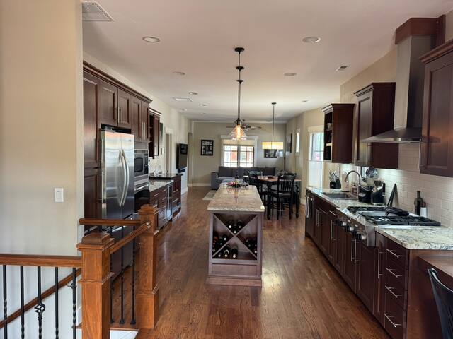 Charming West Washington Park Home gallery image 3