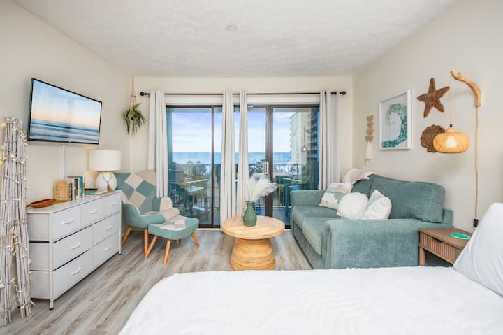 Oceanview Couples Oasis with Pool, Hot Tub & Lazy River