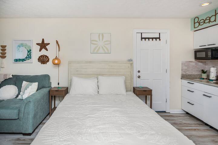 Oceanview Couples Oasis with Pool, Hot Tub & Lazy River