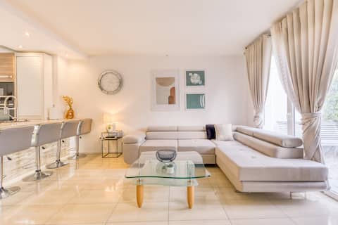 Family house with garden + parking