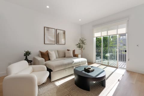Top Airbnb: Modern 2BR Santa Clara • Pool • Levis/Apple/Nvidia in Santa Clara