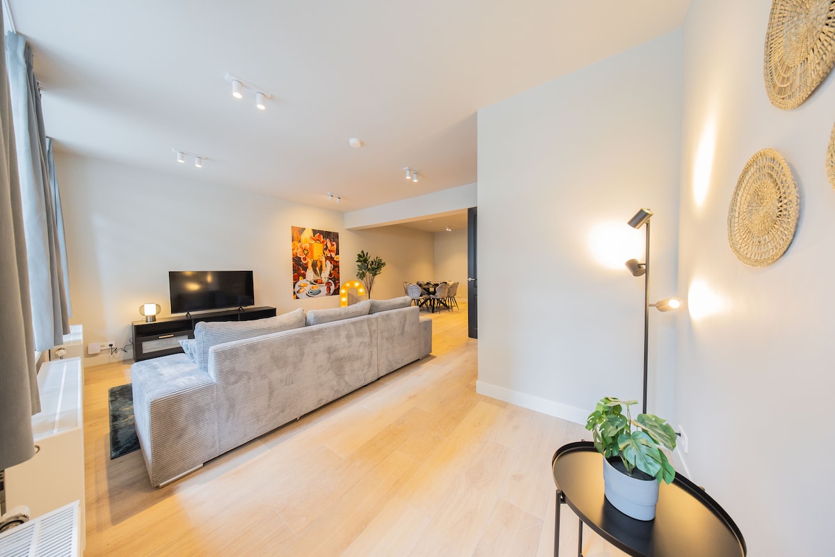 Top Airbnb: Rustic Rotterdam 3BDR Apt - 100SQM in Stadsdriehoek