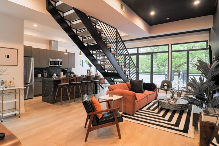 Unit 8: Spacious 2BR Penthouse | Sleeps 8 gallery image 2