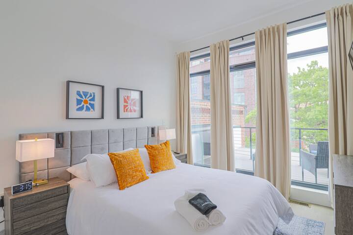 Unit 8: Spacious 2BR Penthouse | Sleeps 8 gallery image 3