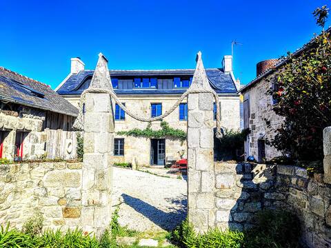 Splendid mansion with sea view