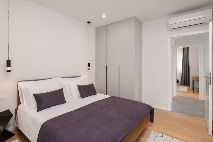 Spálňa s manželskou posteľou