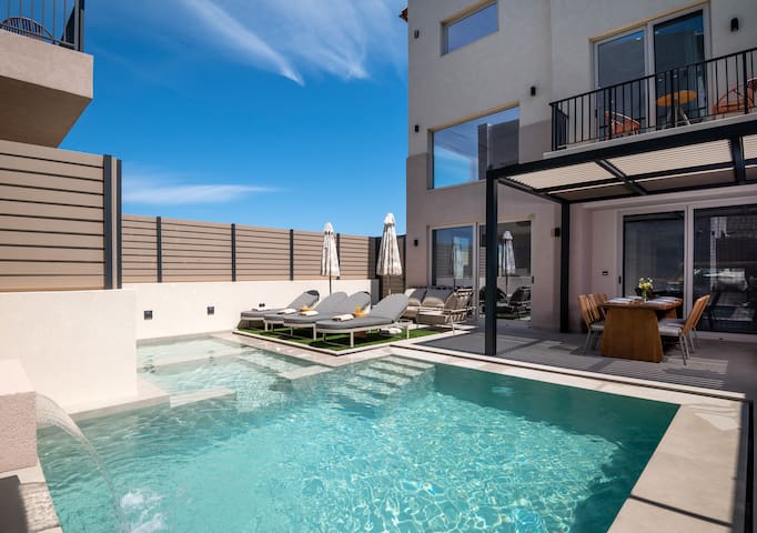 Avissos Resort – Villa I, By Hellocrete