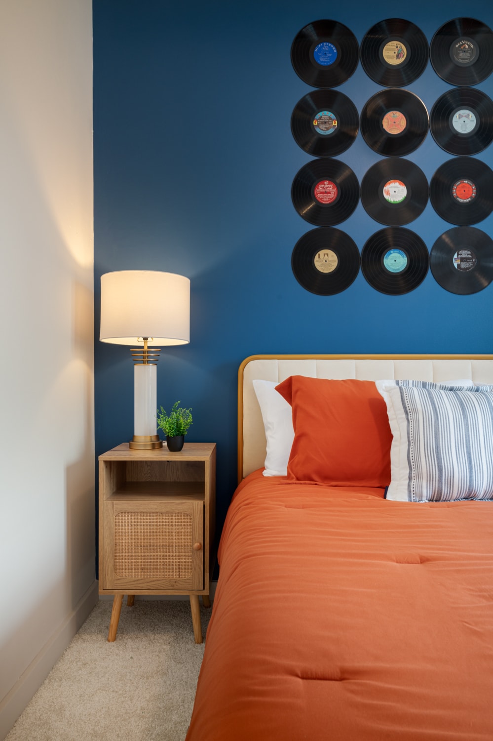 საძინებელი 1