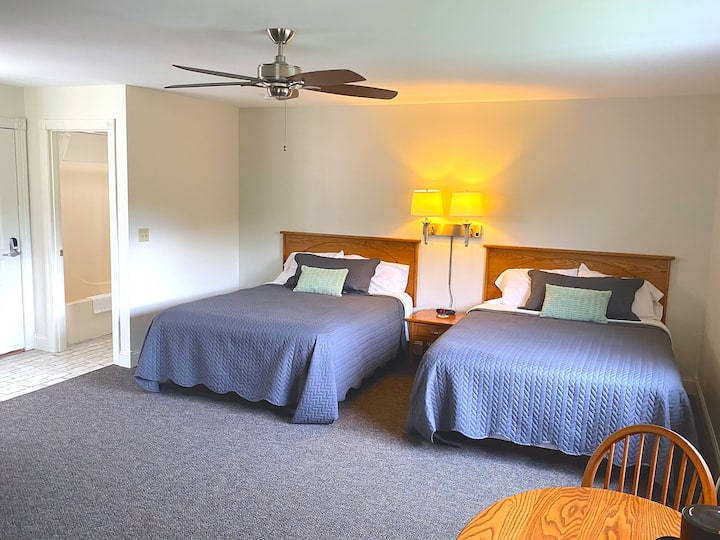 Green Gables Inn Riverside Gardens - Room A2 - Lanesboro, MN