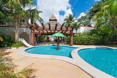 Casa Quinta Luna | Tropical Oasis w/ Pool