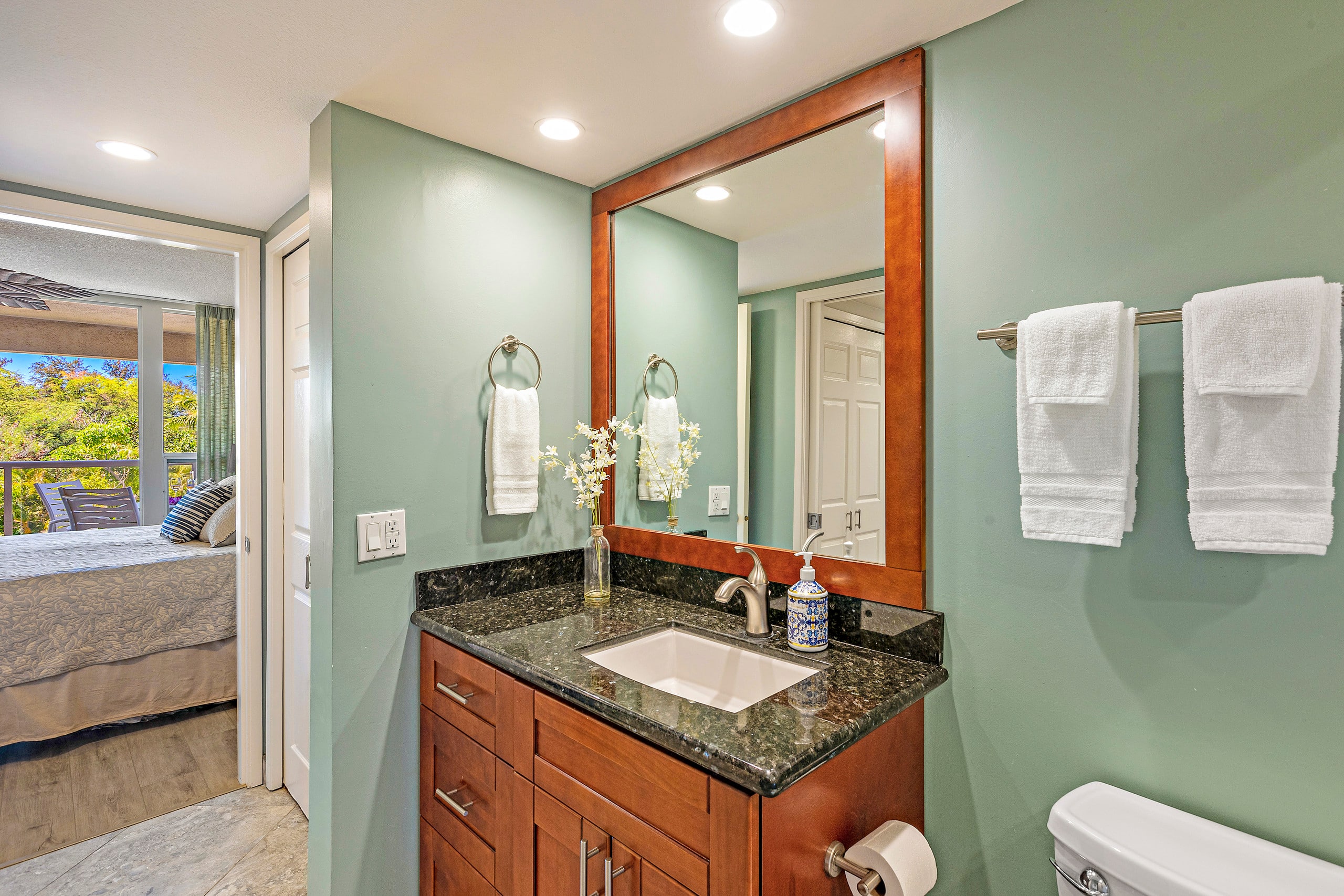 Condo in Kihei · ★5.0 · 1 bedroom · 2 beds · 1 private bath - Image 24