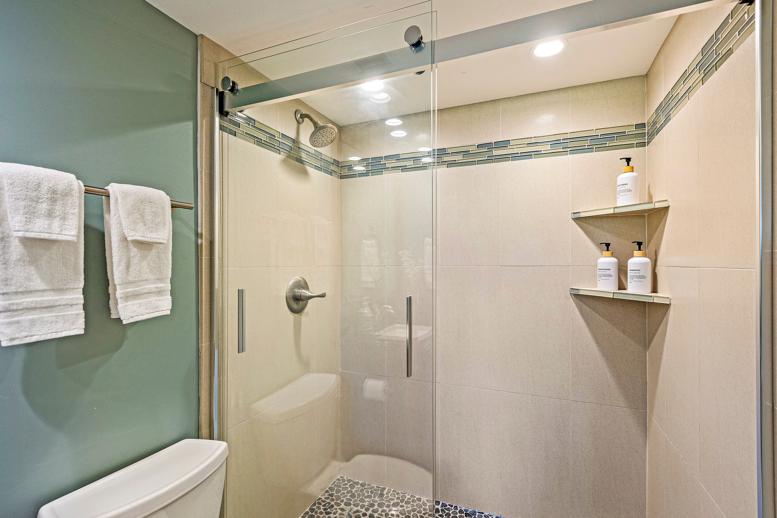 Condo in Kihei · ★5.0 · 1 bedroom · 2 beds · 1 private bath - Image 25