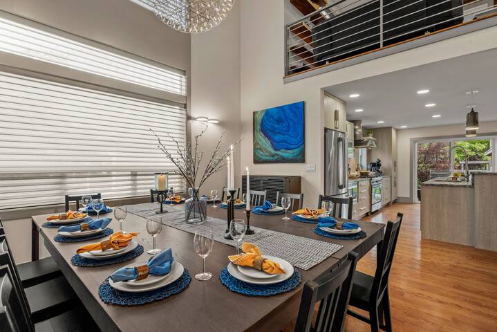 $2m Luxury Green Lake Home ~Walk 2 Lake~A/C~Garage gallery image 3