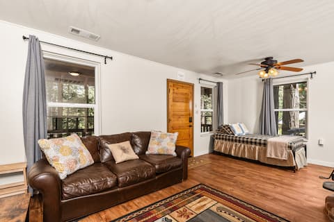 Top Airbnb: Sugarpine Yosemite Cabin in Oakhurst