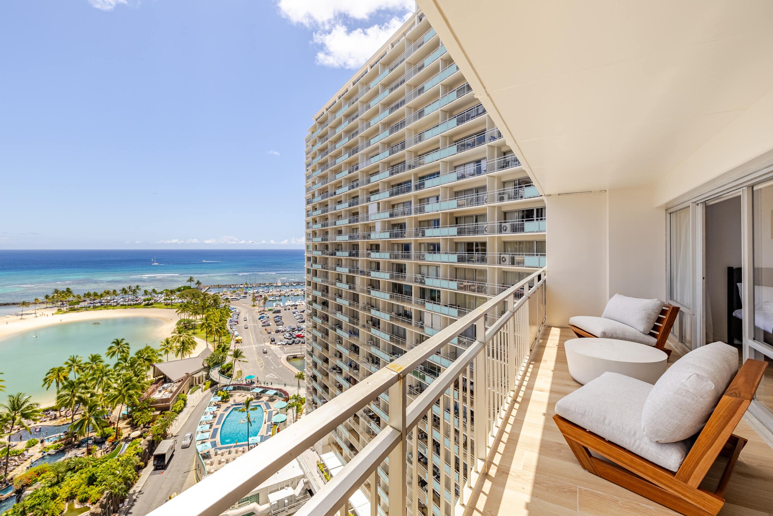 Condo in Honolulu · ★4.95 · 2 bedrooms · 4 beds · 2 private baths - Image 26