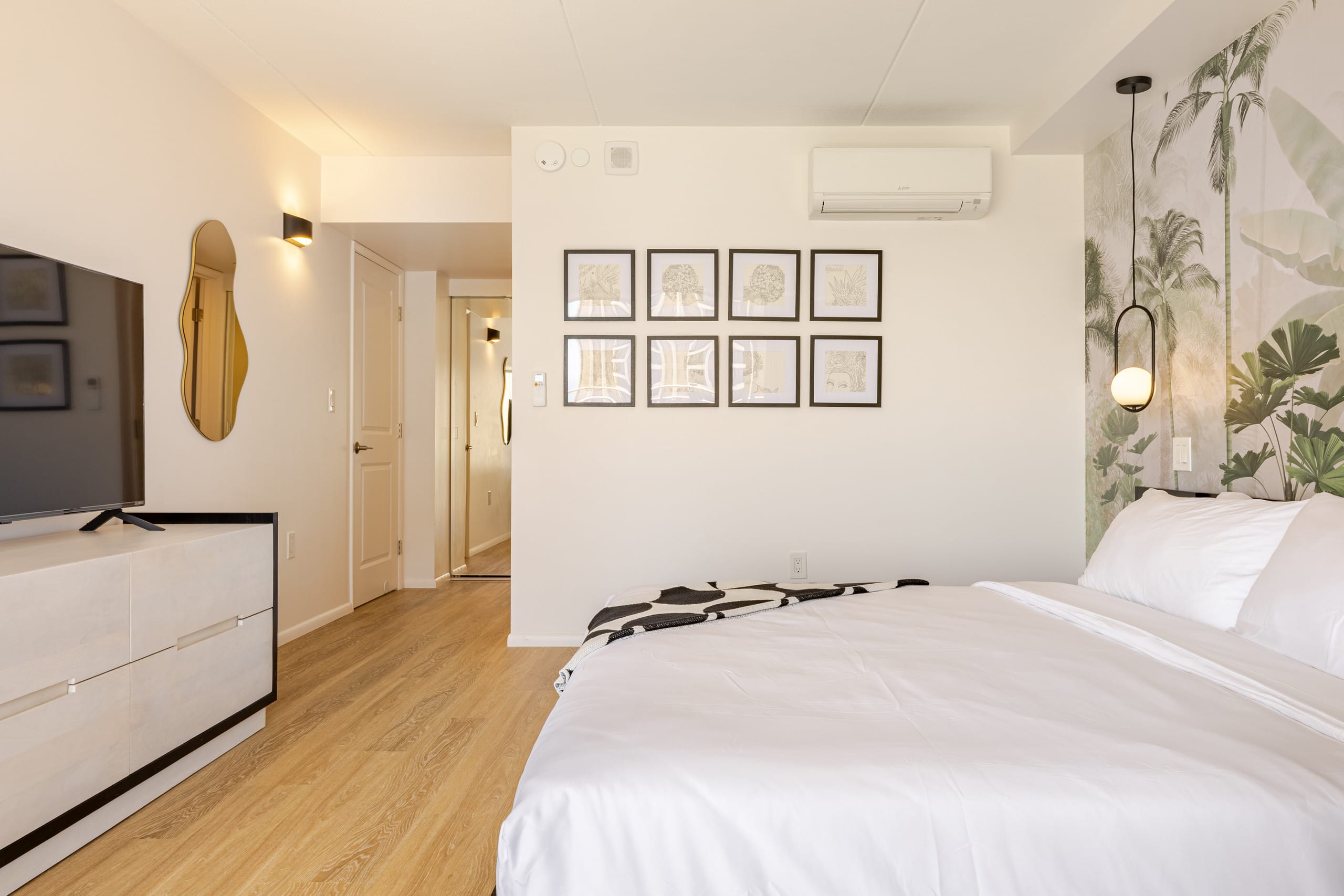 Condo in Honolulu · ★4.95 · 2 bedrooms · 4 beds · 2 private baths - Image 17