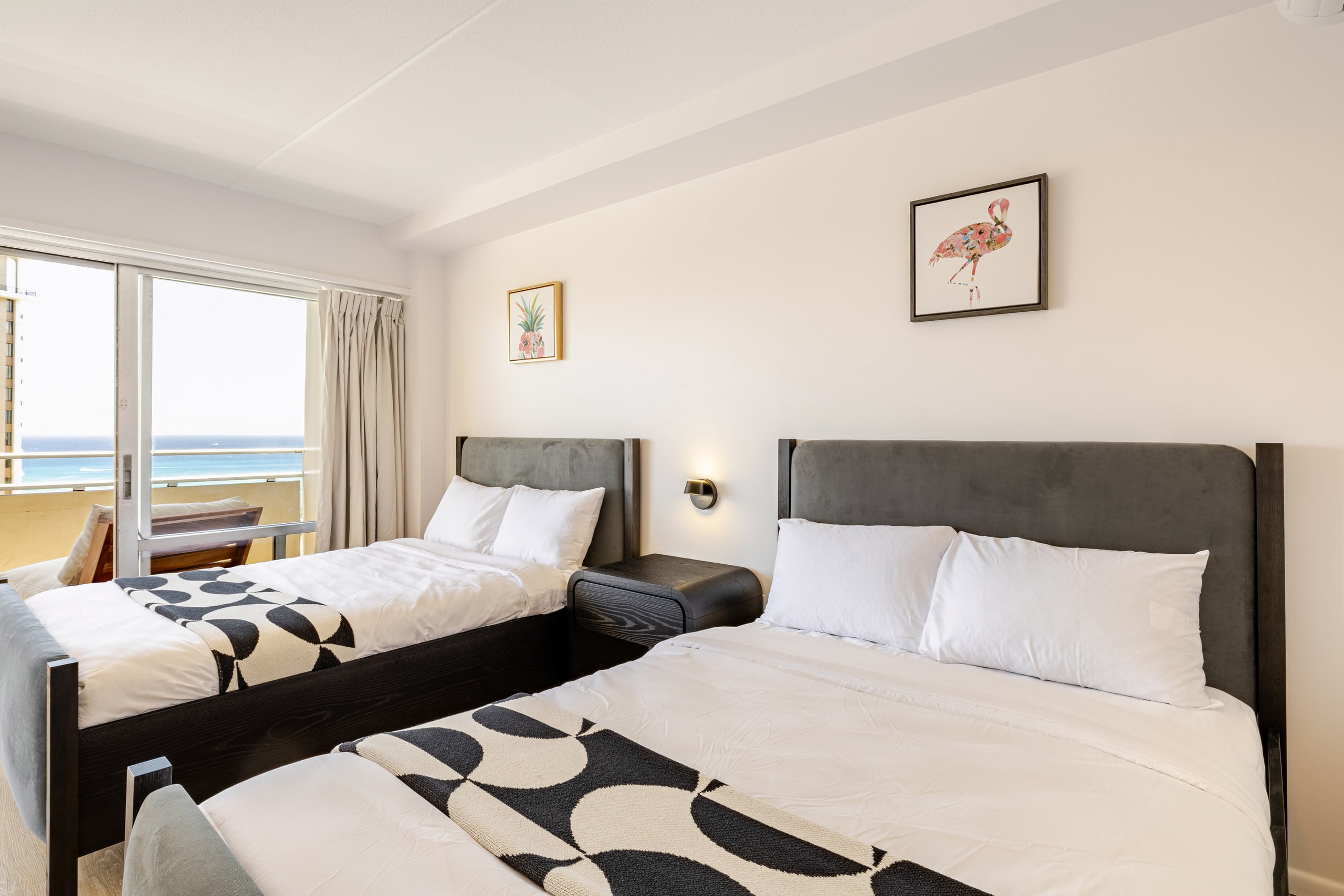 Condo in Honolulu · ★4.95 · 2 bedrooms · 4 beds · 2 private baths - Image 2