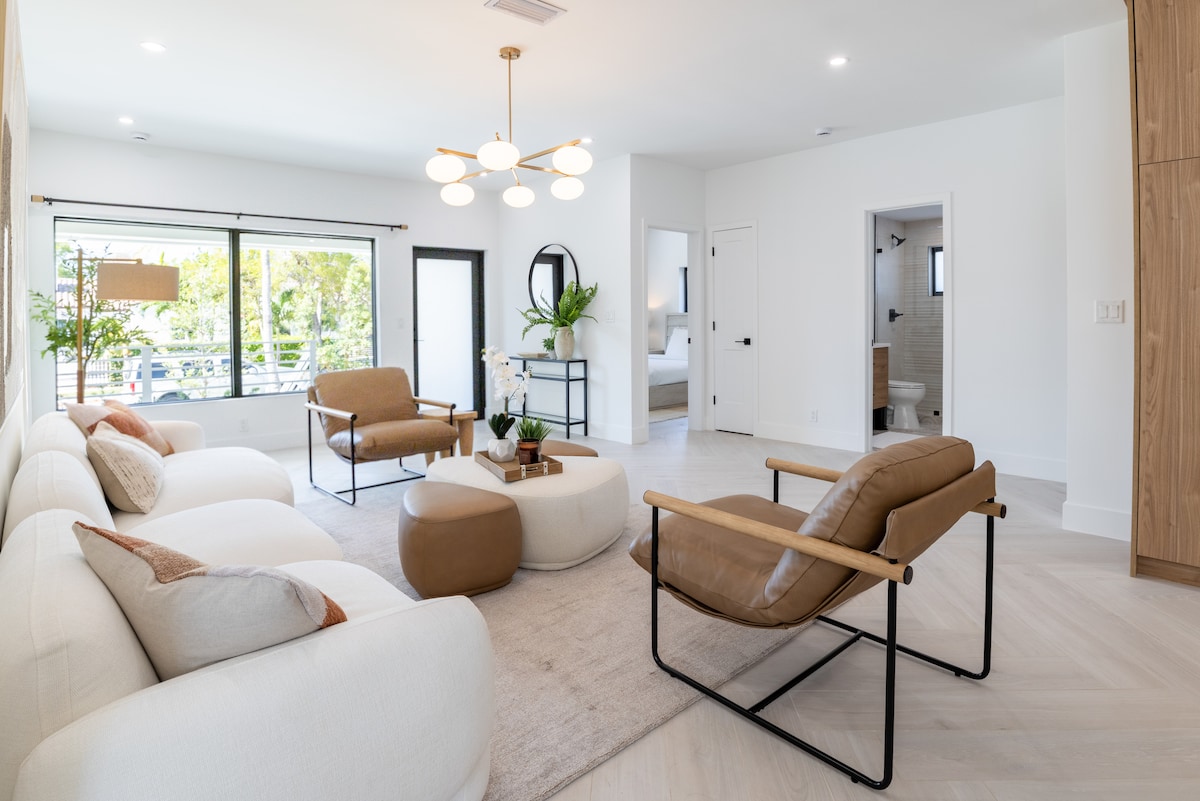 Top Airbnb: Modern Luxury Home – Miami Style | Top Location in Shenandoah North