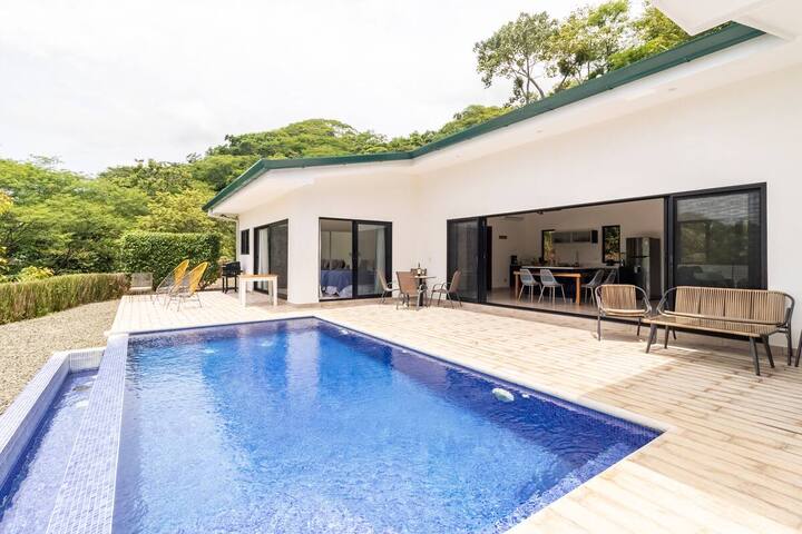 Casa Las Brisas• Tamarindo• Private• Pool• Views