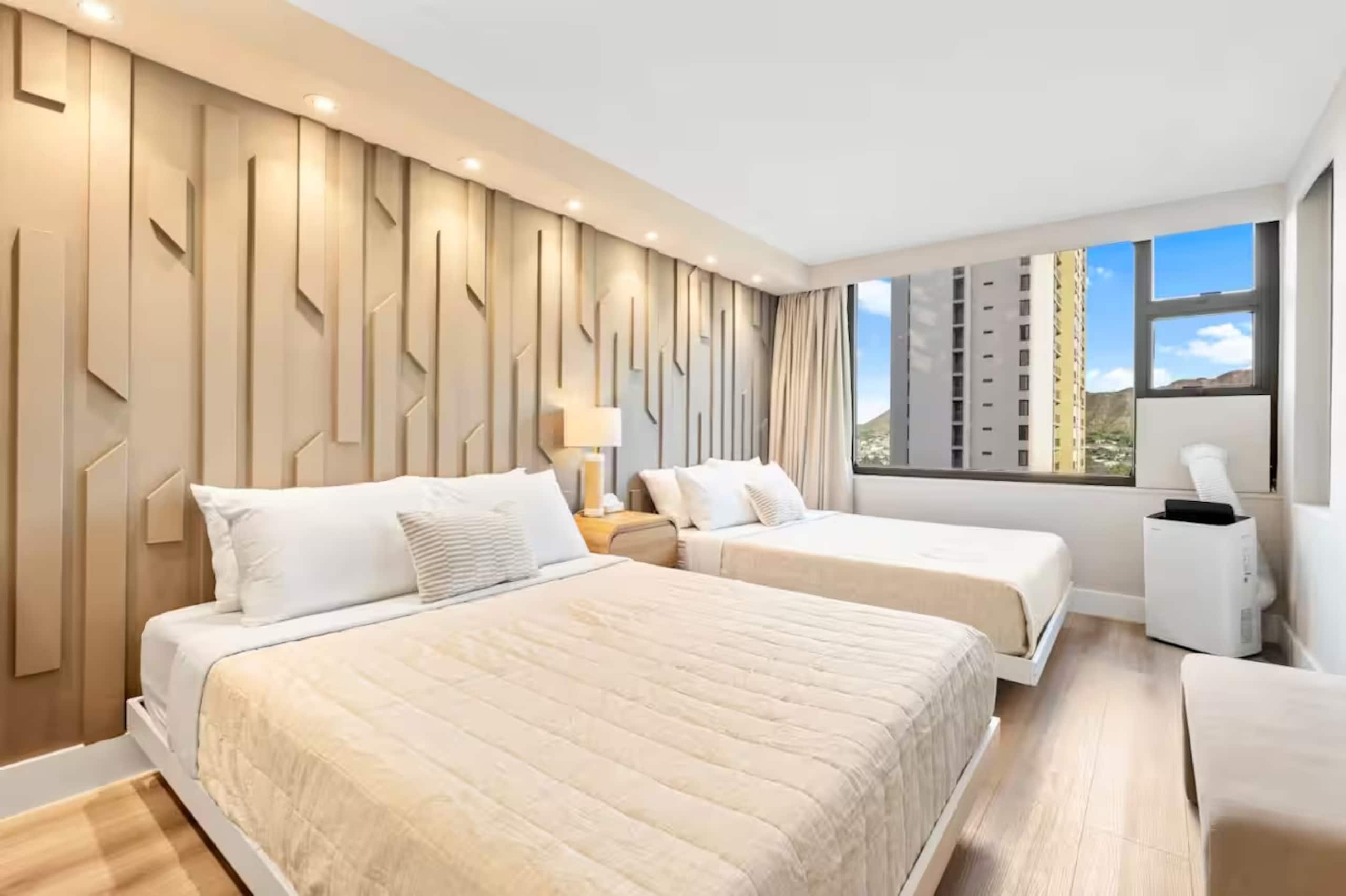 15FL-Upscale Chic Waikiki Banyan 1BR-Free Parking - Image 27