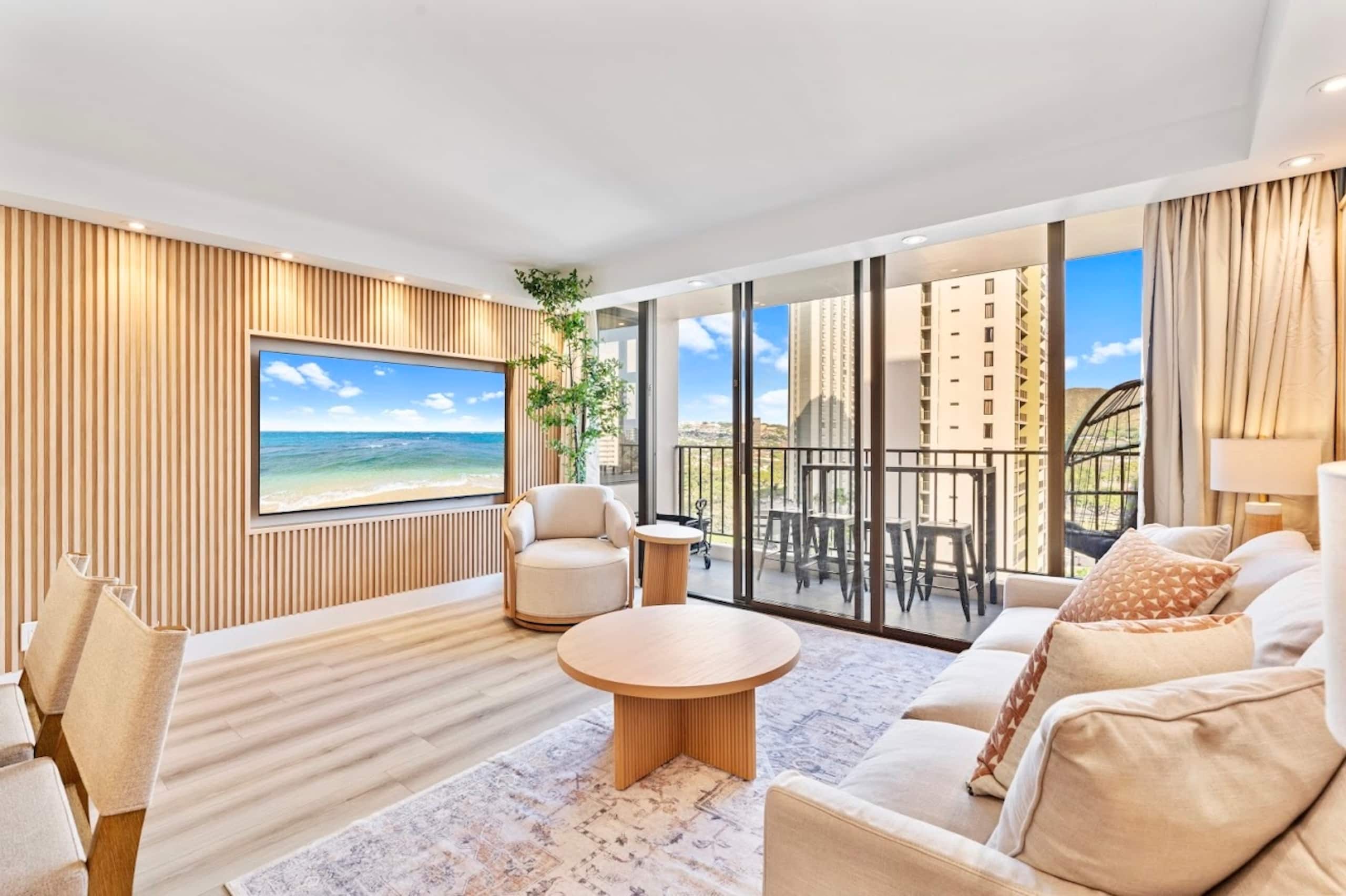 15FL-Upscale Chic Waikiki Banyan 1BR-Free Parking - Image 6