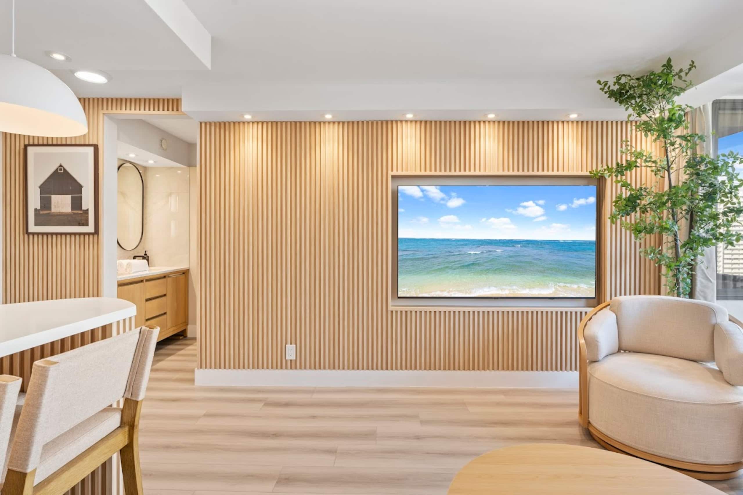 15FL-Upscale Chic Waikiki Banyan 1BR-Free Parking - Image 5
