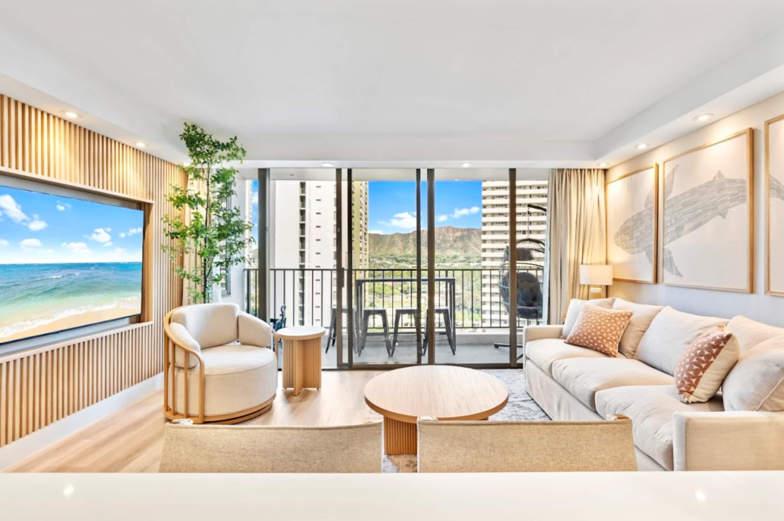 15FL-Upscale Chic Waikiki Banyan 1BR-Free Parking - Image 1