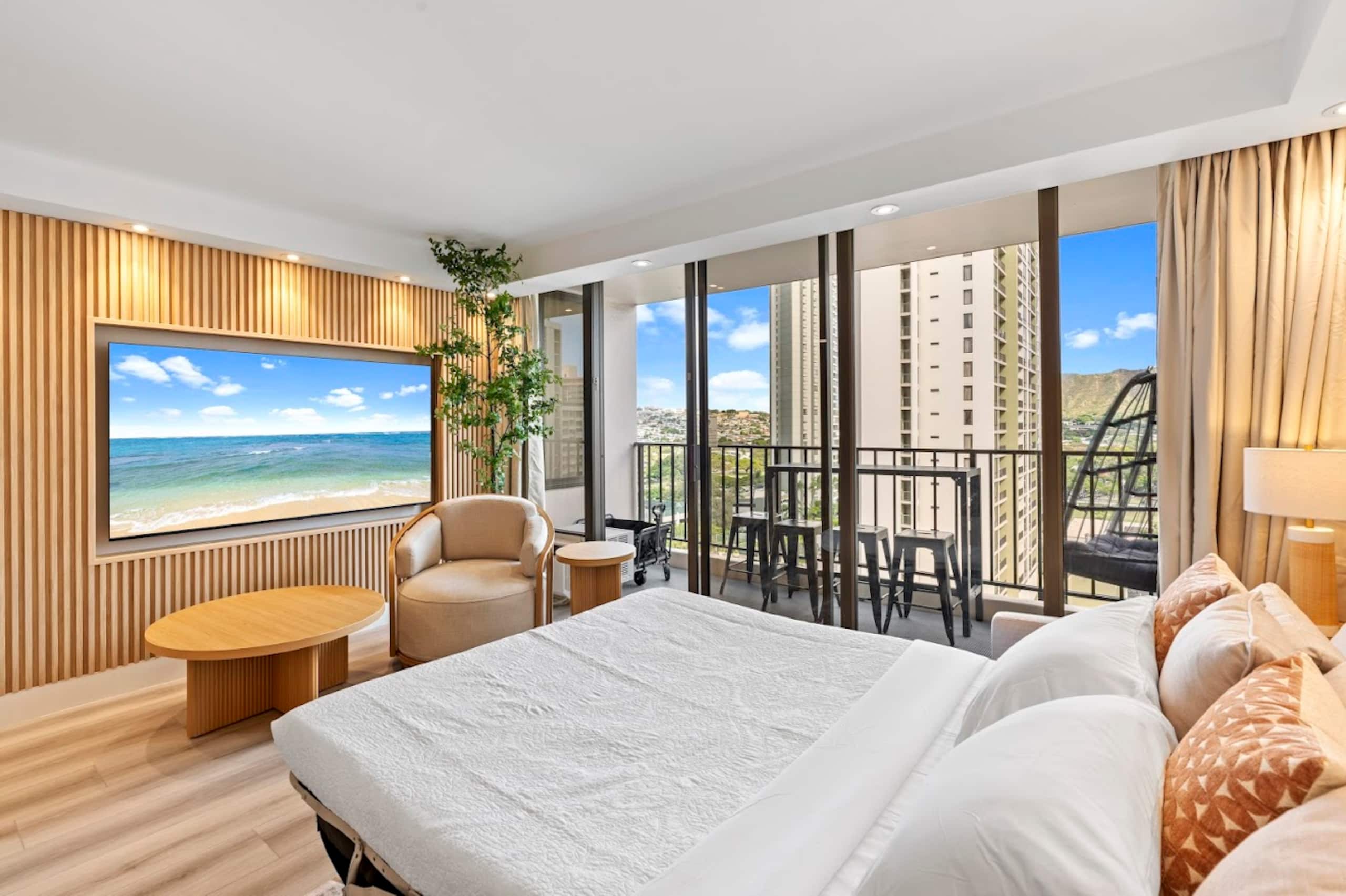 15FL-Upscale Chic Waikiki Banyan 1BR-Free Parking - Image 11