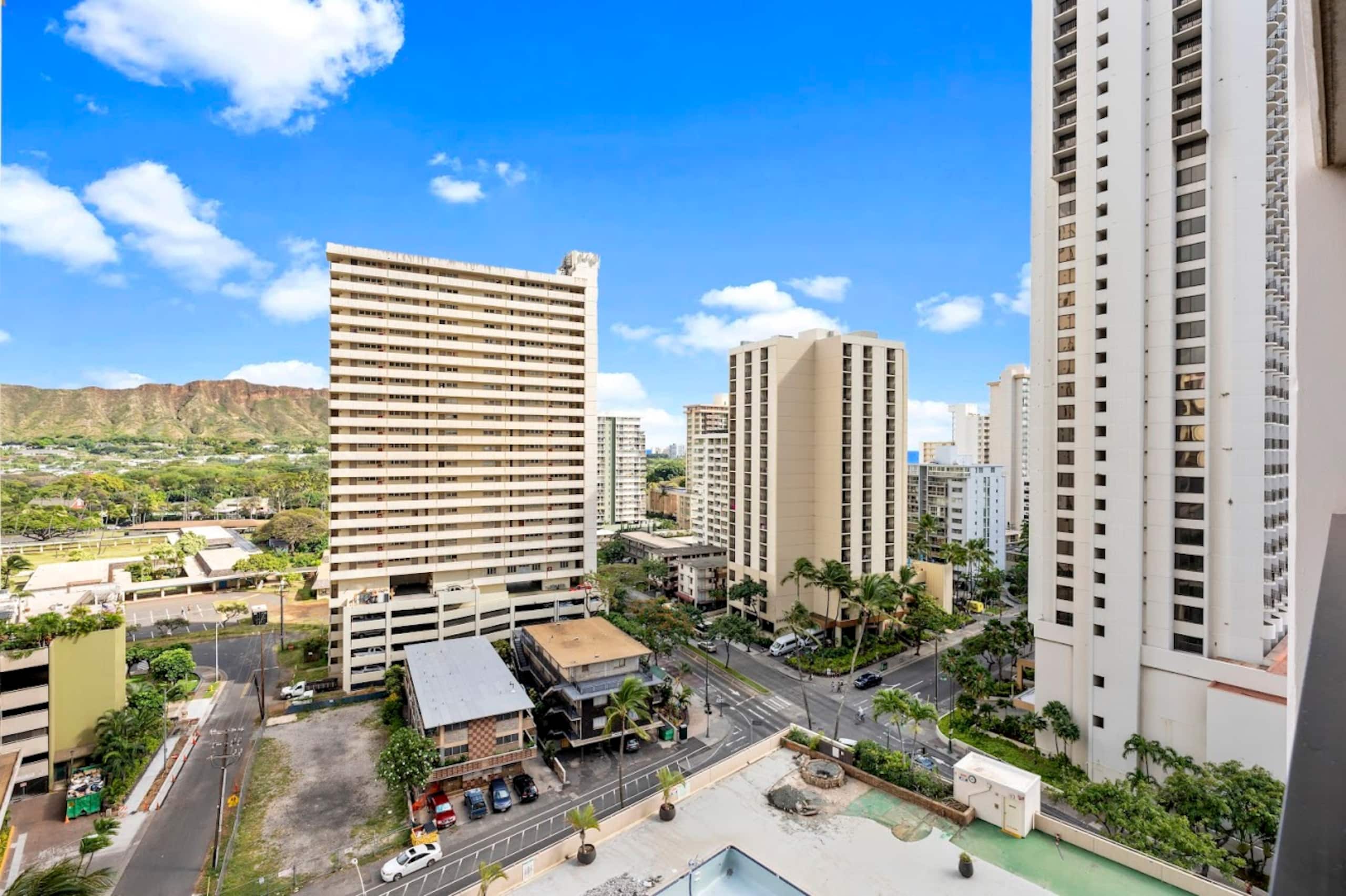 15FL-Upscale Chic Waikiki Banyan 1BR-Free Parking - Image 38