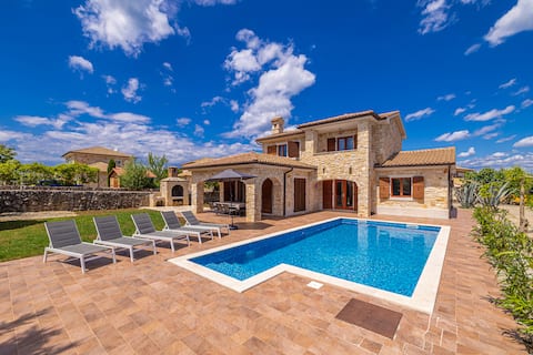 Holiday house Casa di Bronzo with private pool