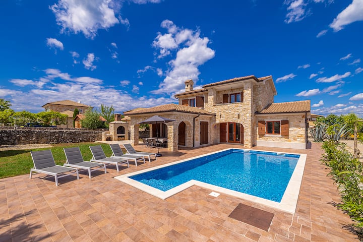 Holiday house Casa di Bronzo with private pool