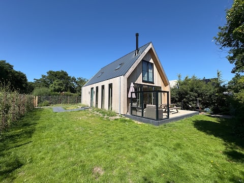 Beautiful holiday villa for 8 people