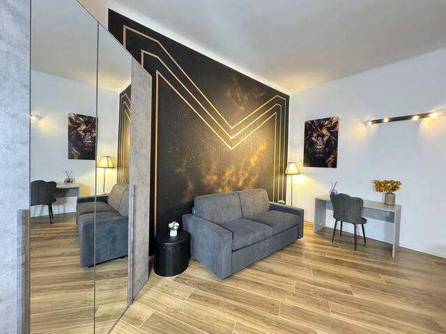 Royal House [ Free Parking & Wi-Fi ] gallery image 5