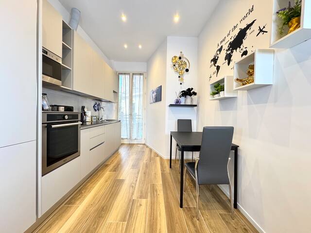 Royal House [ Free Parking & Wi-Fi ] gallery image 2