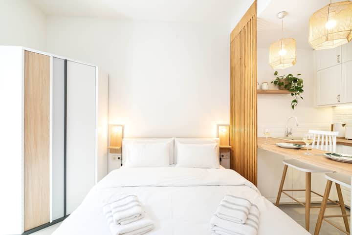 Central Studio, 1 Min To Metro,10 Min To Acropolis - Atenas