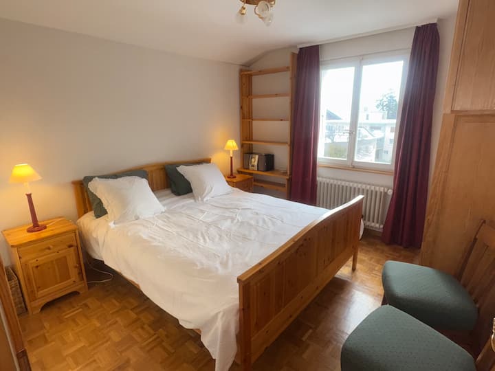 Dvojlôžko, stereo systém.