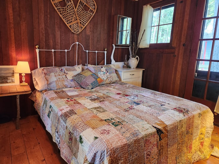 Menšia manželská posteľ