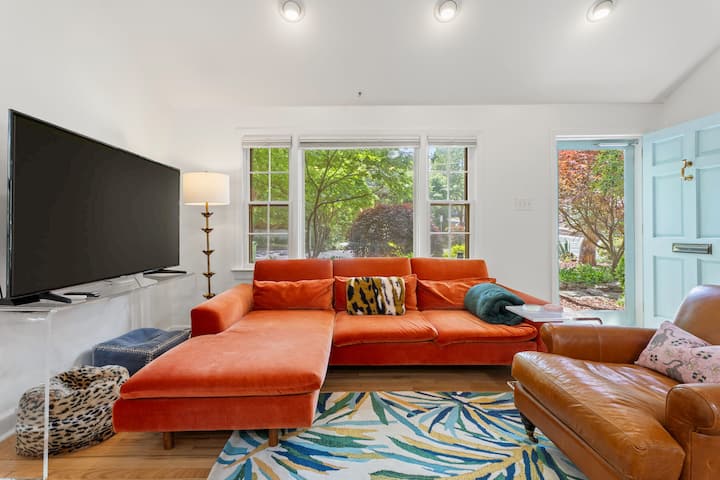 Chic, Bright & Cozy Bungalow In Historic Oakwood - Raleigh, NC