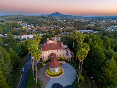 Healdsburg Villa - Luxury Villa Estate