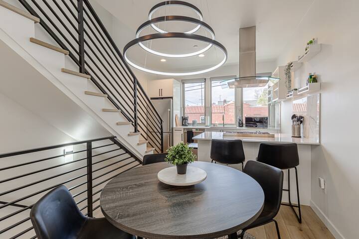 Modern Townhouse Perfect for Groups & Good Vibes gallery image 4