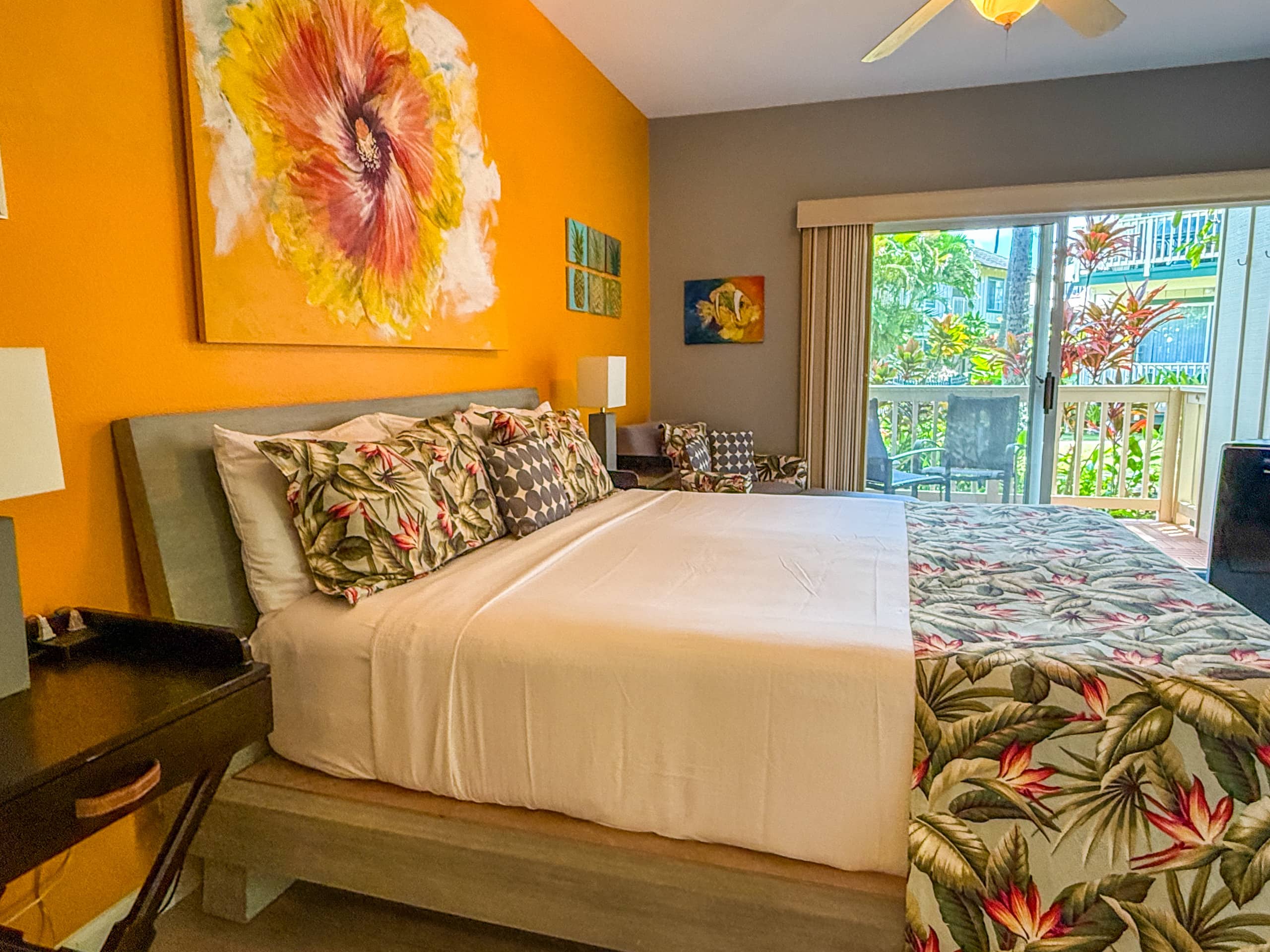 Stylish Poipu 2br/2ba with AC, short walk to beach - Image 11